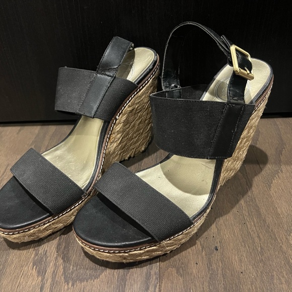 Black and Gold JS By Jessica Platform Heel Shoes - Picture 1 of 7